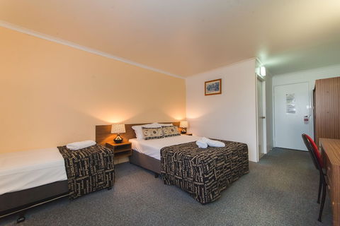 Hampton Villa Motel - Hotel Accommodation 1