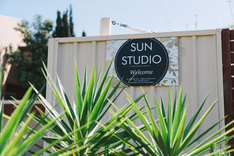 Sun Studio At Quinns Beach - Hotel Accommodation 2