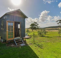 Live Big in The Gurdies Tiny House with a View - Hotel Accommodation