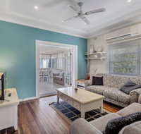 Tomaree Road 14 Oscars Pet Friendly Beach House - Hotel Accommodation