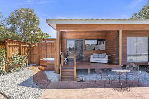 The Swan Valley Retreat - Hotel Accommodation 7