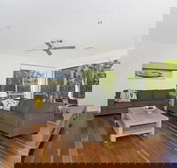 Banzai on the Beach - Hotel Accommodation