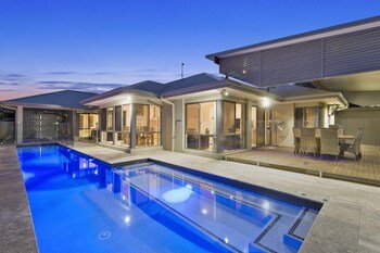 Pottsville Beach Holiday Home - Hotel Accommodation 0
