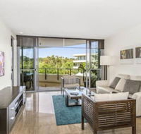 COTTON BEACH APARTMENT 33 WITH POOL VIEWS - Hotel Accommodation