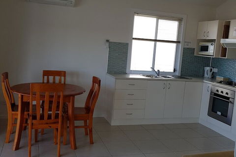 Dolphins Point Tourist Park - Hotel Accommodation 3