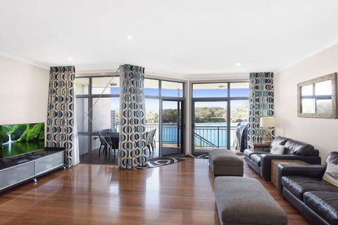 Absolute Creek Front Villa - Hotel Accommodation 2