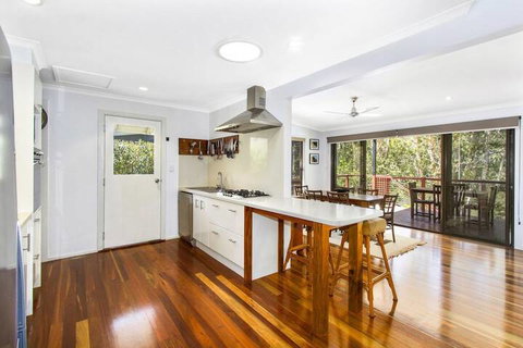 CABARITA BEACH BLISS HOLIDAY HOME On The LAKE - Hotel Accommodation 2