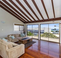Kingscliff Ocean Vista With Jacuzzi Spa - Hotel Accommodation