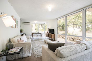 Twiggy At Anglesea - Hotel Accommodation 1