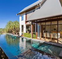 Kingscliff Balinese Beachfront Retreat - Hotel Accommodation