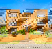 Salty Kisses on Marine - Hotel Accommodation