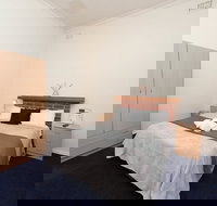 Riverina Hotel - Hotel Accommodation