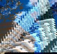 Private G / F 1 bedroom Apartment Outdoor Patio Cross the Road to Beach - Hotel Accommodation