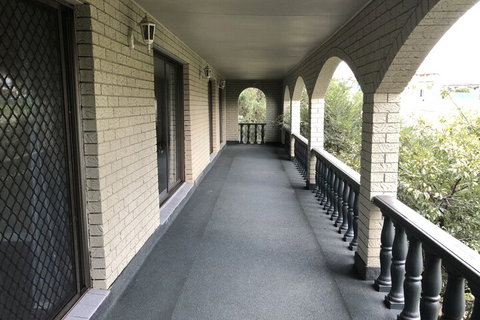 Warrawong Holiday Big Home - Hotel Accommodation 3