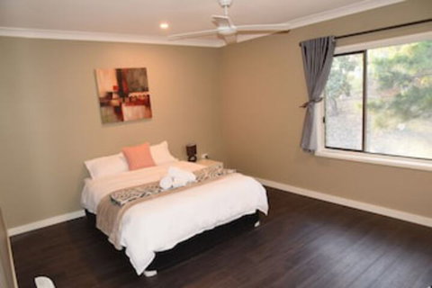 Warrawong Holiday Big Home - Hotel Accommodation 0