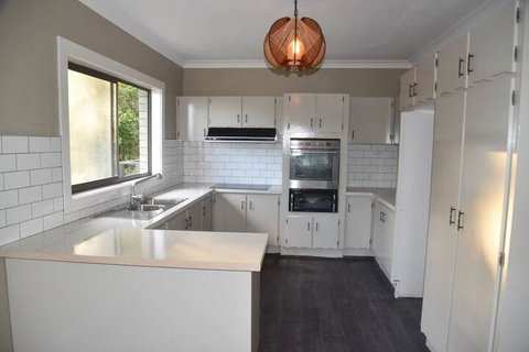 Warrawong Holiday Big Home - Hotel Accommodation 6