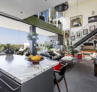 Waterloo Two Storey Garden Penthouse Apartment - Hotel Accommodation