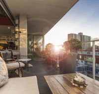 Loft Penthouse With Startling City Views  Parking - Hotel Accommodation