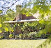 Silky Oak Cottage - Hotel Accommodation