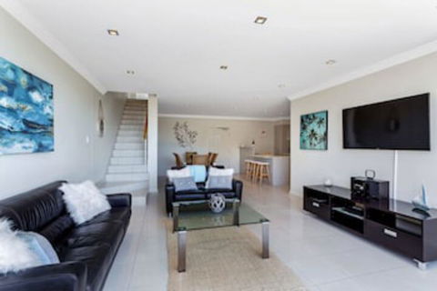 Aura 13 Shoal Bay - Hotel Accommodation 0