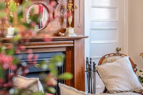 Cygnet Old Bank B & B Cafe & Gift Store - Hotel Accommodation 5