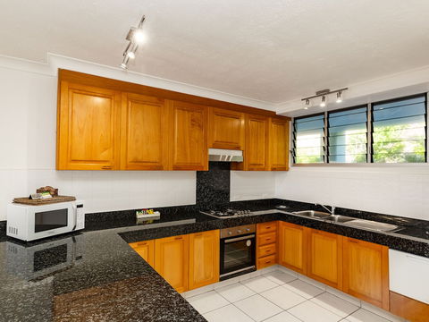 Lagoon 003 On Hamilton Island - Hotel Accommodation 2