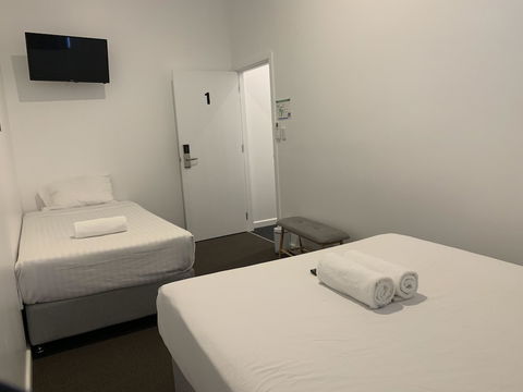 Garden Hotel - Hotel Accommodation 4
