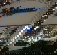 Resort-Style Apartment Opposite Beach - Hotel Accommodation