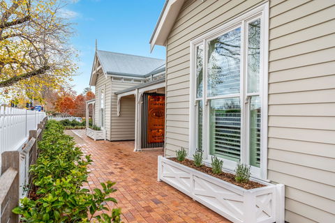 Grandview Accommodation - The Elm Tree Apartments - Hotel Accommodation 3