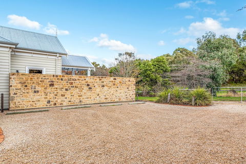 Grandview Accommodation - The Elm Tree Apartments - Hotel Accommodation 2