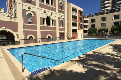 Ample Space In This 1 Bed Apt Also With Pool / Gym - Hotel Accommodation 3