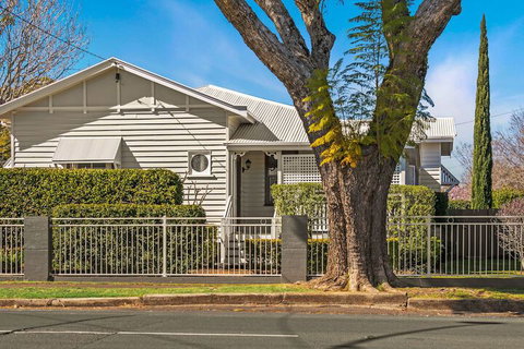 Frangipani House - Hotel Accommodation 1