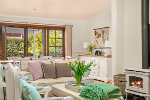 Frangipani House - Hotel Accommodation 0