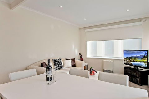 Elwood Seaside 2 Bed Retreat - Hotel Accommodation 5