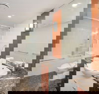 Deluxe Chevron Renaissance - Hotel Accommodation