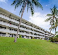 Beachfront Frangipani Apartments - Hotel Accommodation