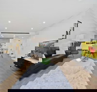 Ultra Modern Luxurious home in Tranquil Sydney - Hotel Accommodation