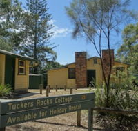Tuckers Rocks Cottage - Hotel Accommodation
