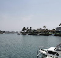 Serviced Waterfront Whole Villa - Hotel Accommodation