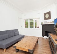 Newly Renovated Apt Close to CBD Unit 2 - Hotel Accommodation