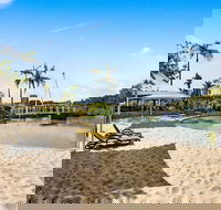 Resort Style 2 Bdrm in Homebush with Bay View - Hotel Accommodation