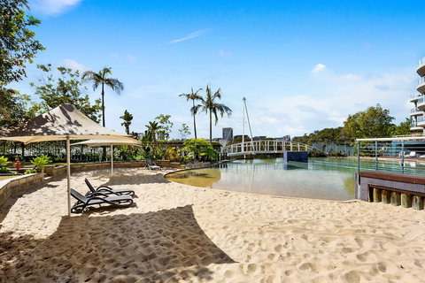 Resort Style 2 Bdrm In Homebush With Bay View - Hotel Accommodation 0