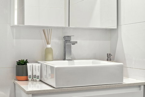 Elegant 2 Bedroom Terrace In Premium Condition - Hotel Accommodation 5