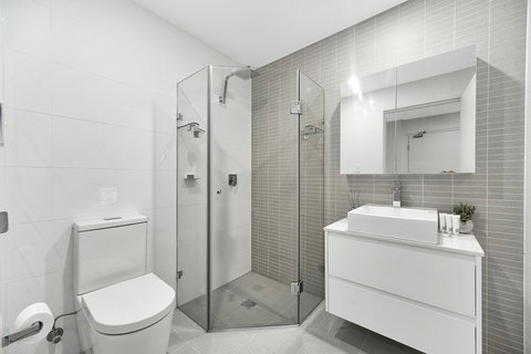 Elegant 2 Bedroom Terrace In Premium Condition - Hotel Accommodation 3