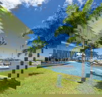 Magnetic Docks Townhouse 1 - Hotel Accommodation