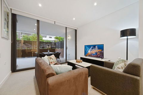 Peaceful Water Side Retreat With Huge Courtyard - Hotel Accommodation 3