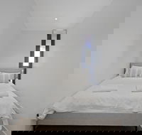 Brand New Fully Furnished Apartment near Macquarie Centre - Hotel Accommodation