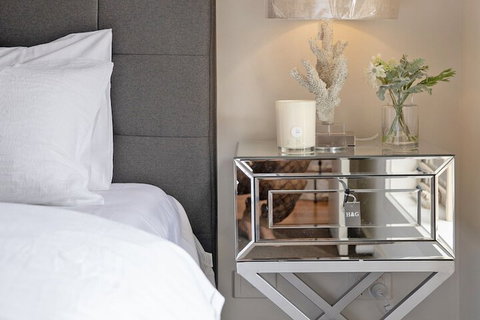 AUJOY 4 Bed Townhouse Glen Waverley - Hotel Accommodation 3