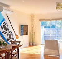 AUJOY 4 Bed Townhouse Glen Waverley - Hotel Accommodation