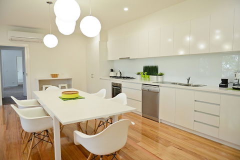 7 Gilmore Smiths Beach House - Hotel Accommodation 6
